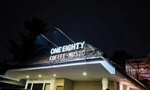 One Eighty Coffee and Music Cafe Tempat Nugas Dekat ITB Bandung